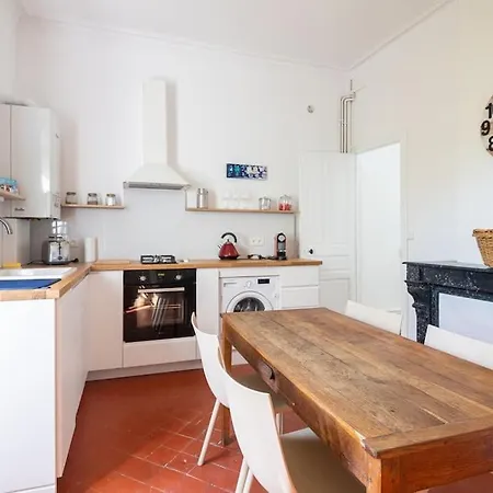 Appartement Le Petit Marin, Clim/wifi/quartier Gare-arenes.