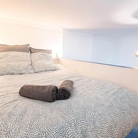Le Petit Marin, Clim/wifi/quartier Gare-arenes. Appartement *