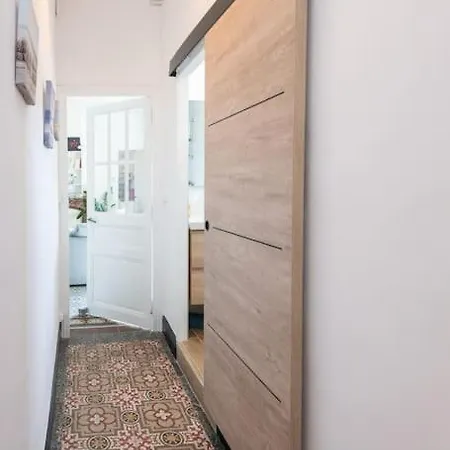 Le Petit Marin, Clim/wifi/quartier Gare-arenes. Apartment