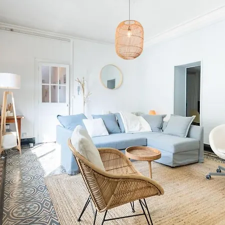 Le Petit Marin, Clim/wifi/quartier Gare-arenes. Apartment