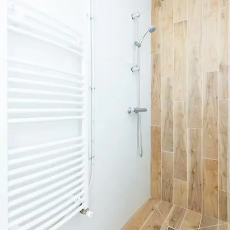Appartement Le Petit Marin, Clim/wifi/quartier Gare-arenes. Nîmes